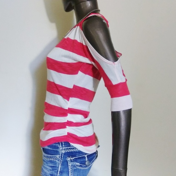 Must Have Cold Shoulder Top - Picture 2 of 5